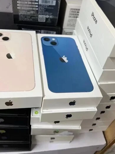 iPhone Pallets - Image 4