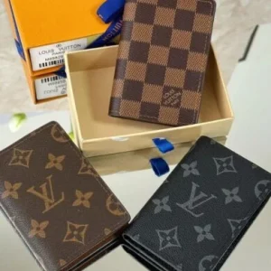 Louis Vuitton Wallet Pallets