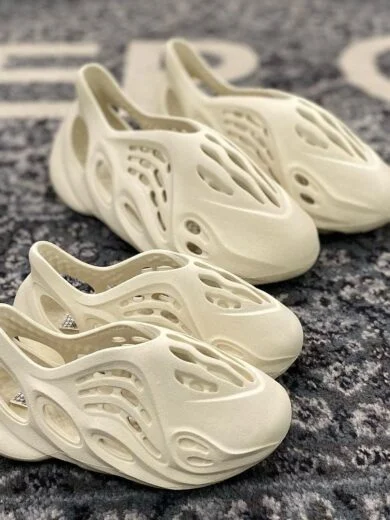 Yeezy Foam Runner Pallets
