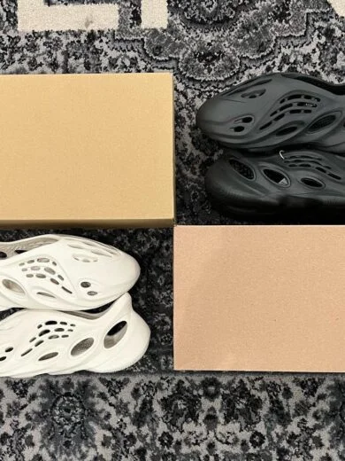 Yeezy Foam Runner Pallets - Image 7